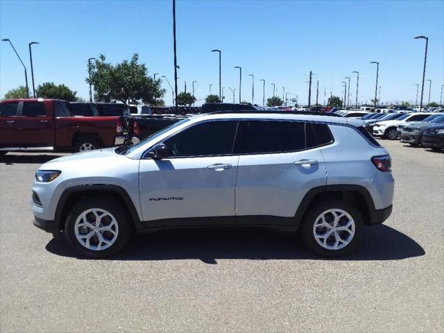 2024 Jeep Compass COMPASS LATITUDE 4X4