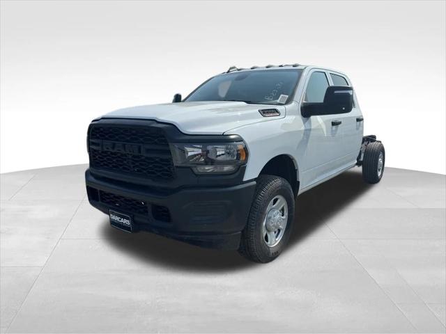 2024 RAM Ram 3500 Chassis Cab RAM 3500 TRADESMAN CREW CAB CHASSIS 4X4 60 CA