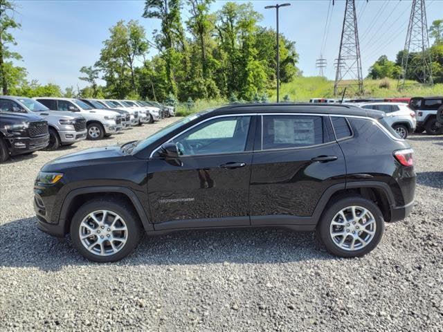 2024 Jeep Compass COMPASS LATITUDE LUX 4X4