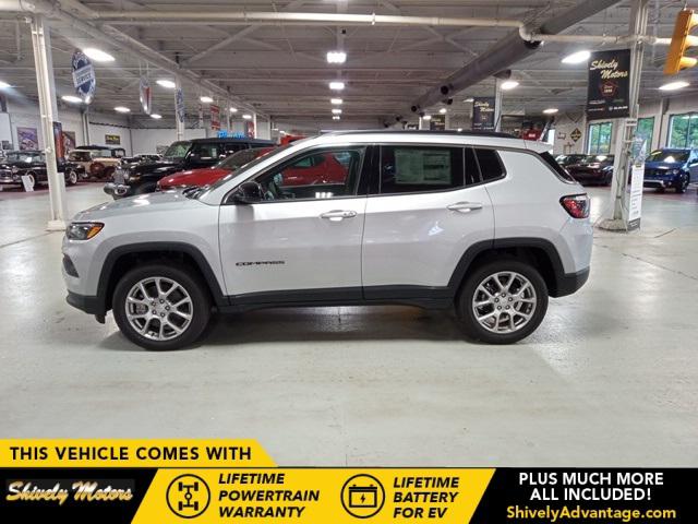 2024 Jeep Compass COMPASS LATITUDE LUX 4X4