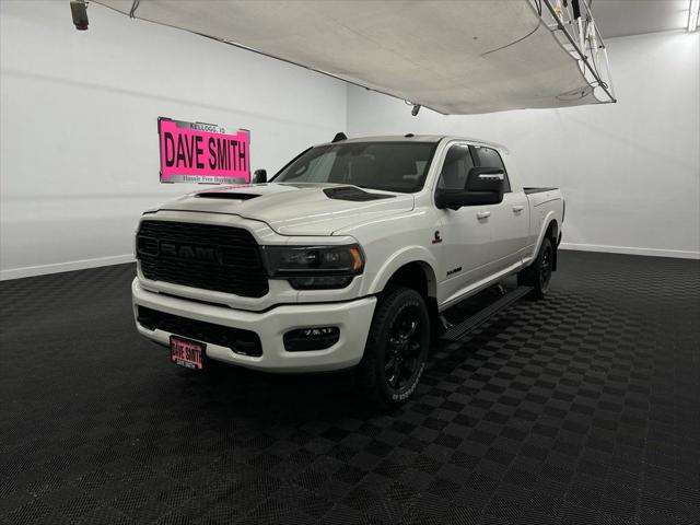 2024 RAM Ram 3500 RAM 3500 LIMITED MEGA CAB 4X4 64 BOX