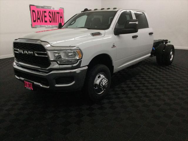 2024 RAM Ram 3500 Chassis Cab RAM 3500 TRADESMAN CREW CAB CHASSIS 4X4 60 CA