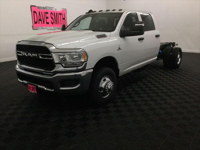 2024 RAM Ram 3500 Chassis Cab RAM 3500 TRADESMAN CREW CAB CHASSIS 4X4 60 CA