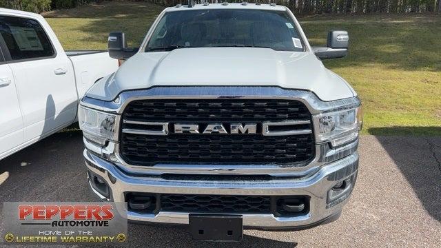 2024 RAM Ram 3500 Chassis Cab RAM 3500 SLT CREW CAB CHASSIS 4X4 60 CA