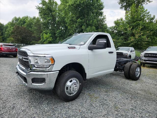 2024 RAM Ram 3500 Chassis Cab RAM 3500 TRADESMAN CHASSIS REGULAR CAB 4X4 60 CA