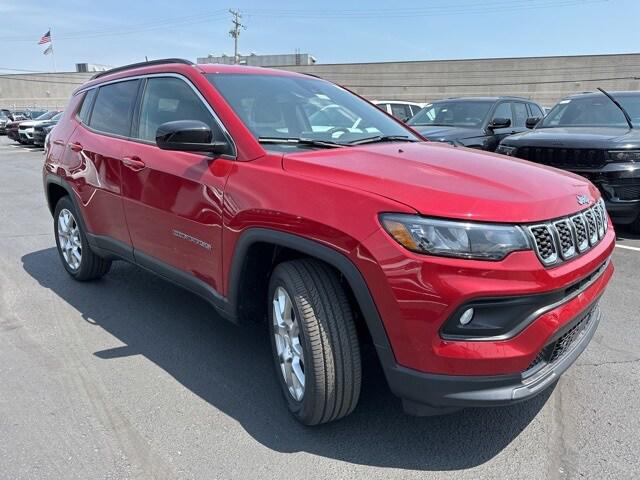 2024 Jeep Compass COMPASS LATITUDE LUX 4X4