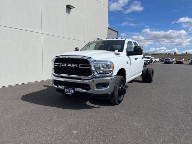 2024 RAM Ram 3500 Chassis Cab RAM 3500 TRADESMAN CREW CAB CHASSIS 4X4 60 CA