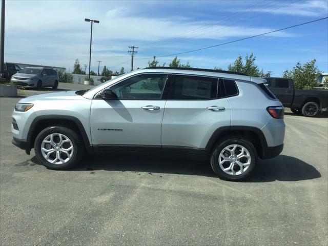 2024 Jeep Compass COMPASS LATITUDE 4X4