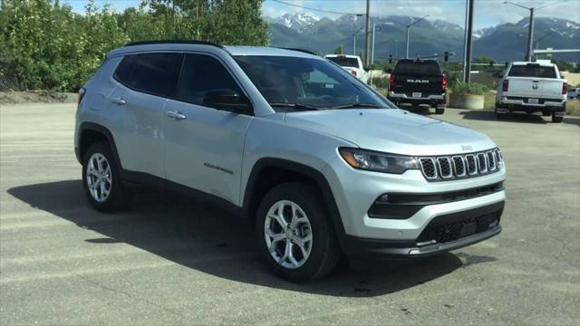 2024 Jeep Compass COMPASS LATITUDE 4X4