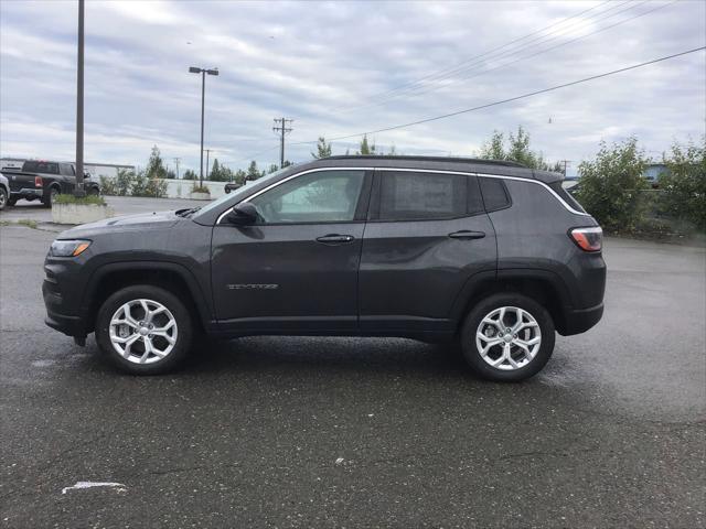 2024 Jeep Compass COMPASS LATITUDE 4X4