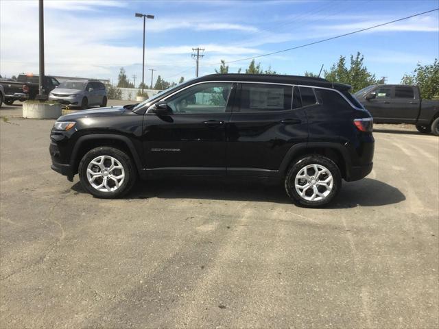 2024 Jeep Compass COMPASS LATITUDE 4X4