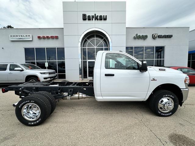 2024 RAM Ram 3500 Chassis Cab RAM 3500 TRADESMAN CHASSIS REGULAR CAB 4X4 60 CA