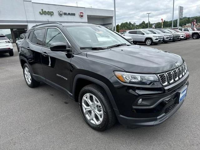 2024 Jeep Compass COMPASS LATITUDE 4X4