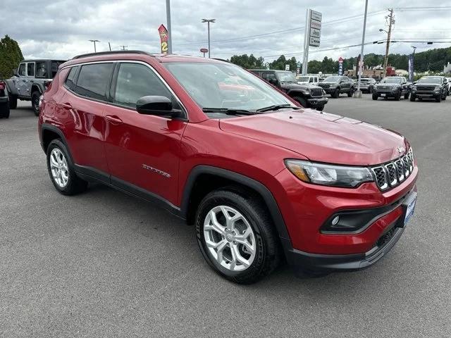 2024 Jeep Compass COMPASS LATITUDE 4X4