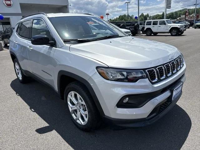 2024 Jeep Compass COMPASS LATITUDE 4X4