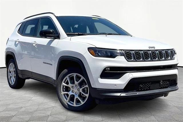 2024 Jeep Compass COMPASS LATITUDE LUX 4X4