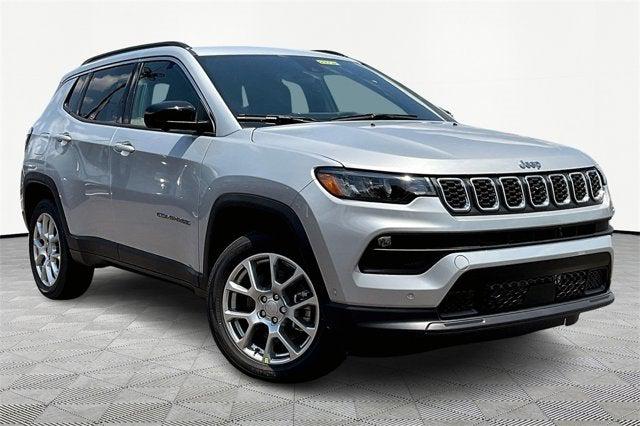 2024 Jeep Compass COMPASS LATITUDE LUX 4X4