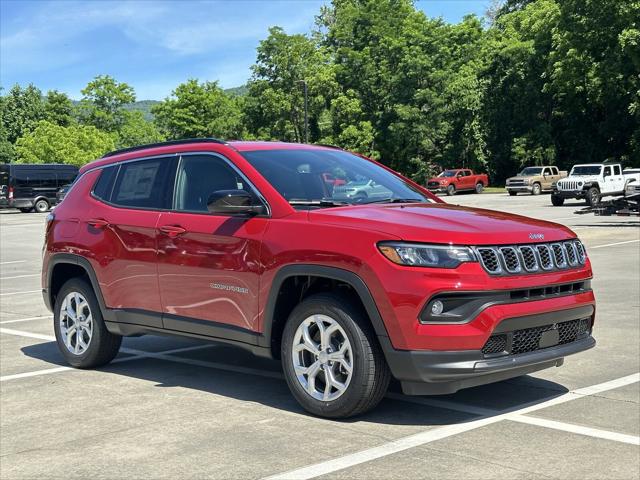 2024 Jeep Compass COMPASS LATITUDE 4X4