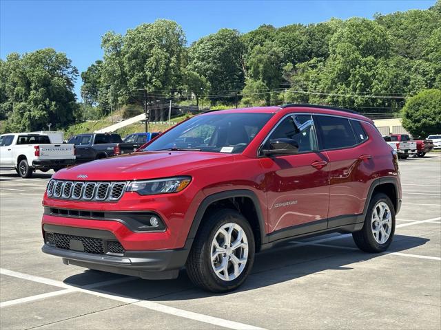 2024 Jeep Compass COMPASS LATITUDE 4X4