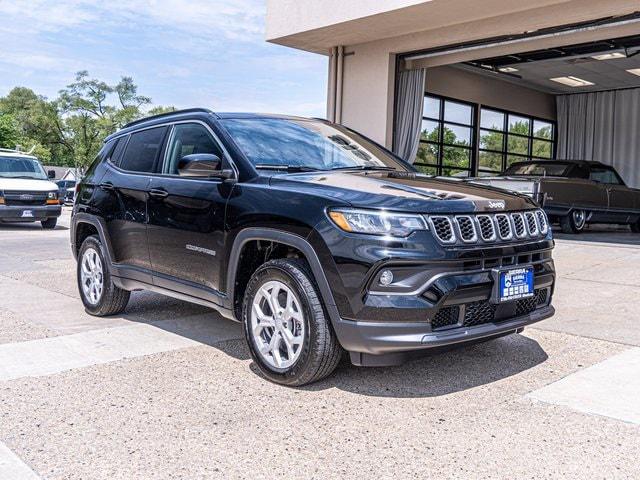 2024 Jeep Compass COMPASS LATITUDE 4X4