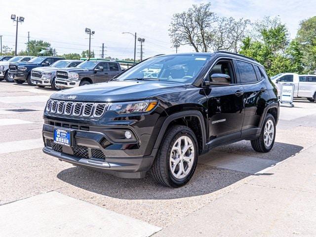 2024 Jeep Compass COMPASS LATITUDE 4X4