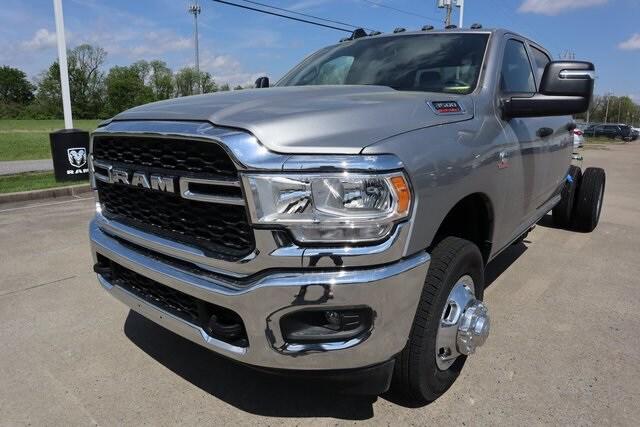 2024 RAM Ram 3500 Chassis Cab RAM 3500 TRADESMAN CREW CAB CHASSIS 4X4 60 CA