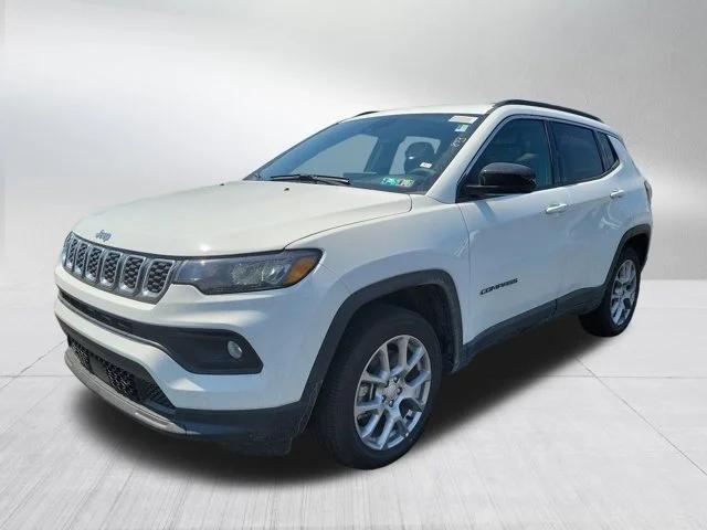 2024 Jeep Compass COMPASS LATITUDE LUX 4X4