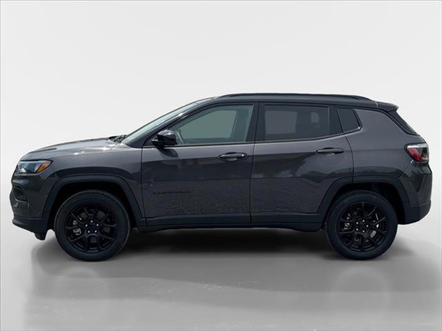 2024 Jeep Compass COMPASS LATITUDE 4X4