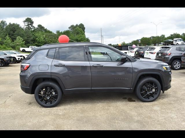 2024 Jeep Compass COMPASS LATITUDE 4X4