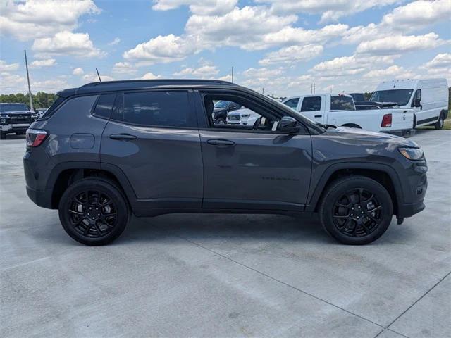 2024 Jeep Compass COMPASS LATITUDE 4X4