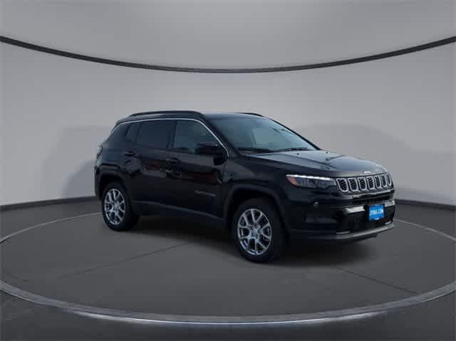 2024 Jeep Compass COMPASS LATITUDE LUX 4X4