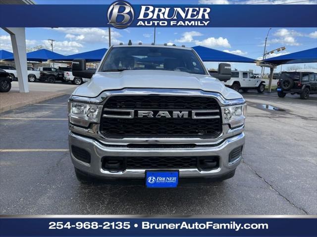 2024 RAM Ram 3500 Chassis Cab RAM 3500 TRADESMAN CREW CAB CHASSIS 4X4 60 CA