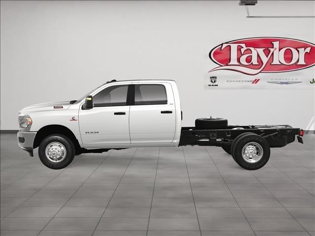 2024 RAM Ram 3500 Chassis Cab RAM 3500 SLT CREW CAB CHASSIS 4X4 60 CA