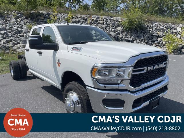 2024 RAM Ram 3500 Chassis Cab RAM 3500 TRADESMAN CREW CAB CHASSIS 4X4 60 CA