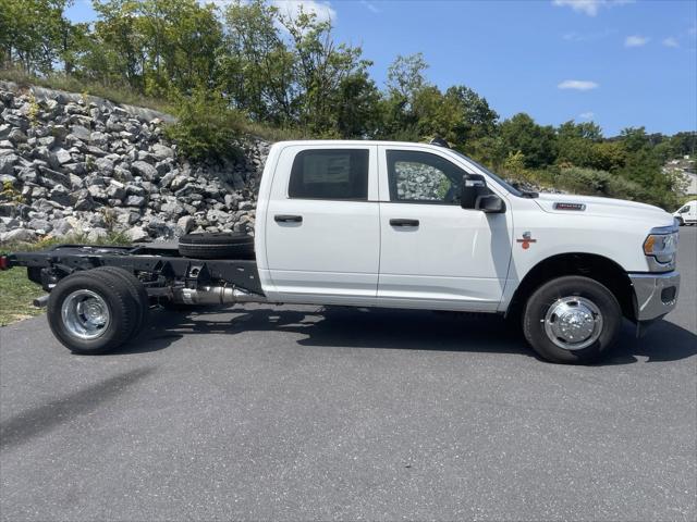 2024 RAM Ram 3500 Chassis Cab RAM 3500 TRADESMAN CREW CAB CHASSIS 4X4 60 CA