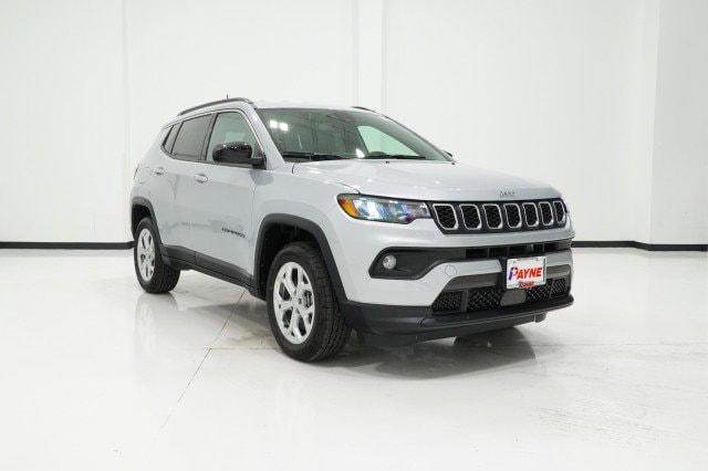 2024 Jeep Compass COMPASS LATITUDE 4X4