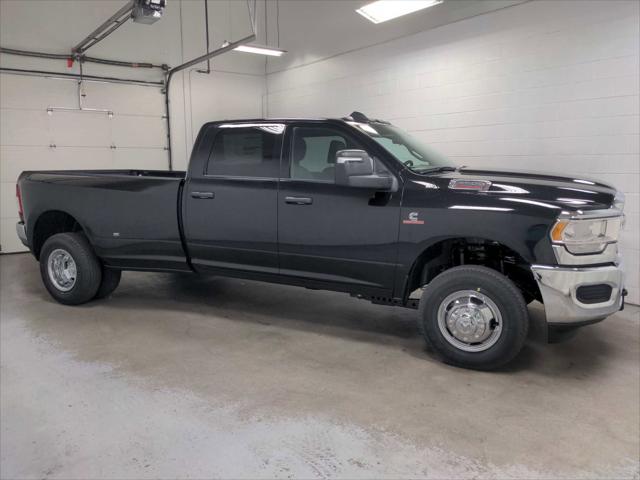 2024 RAM Ram 3500 RAM 3500 TRADESMAN CREW CAB 4X4 8 BOX