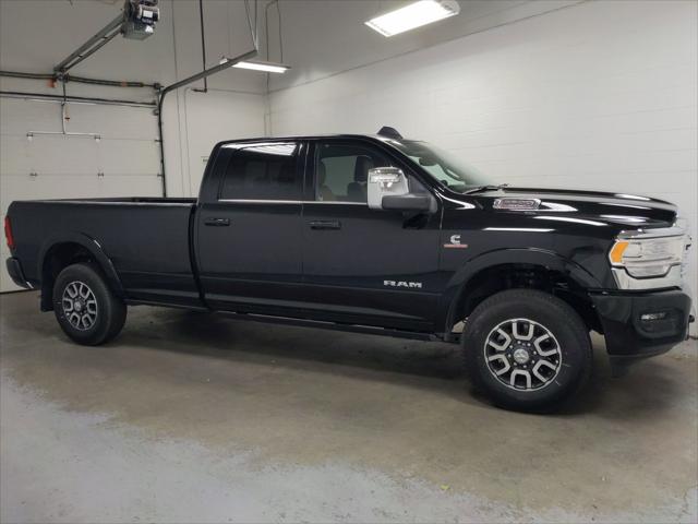 2024 RAM Ram 3500 RAM 3500 LIMITED LONGHORN CREW CAB 4X4 8 BOX