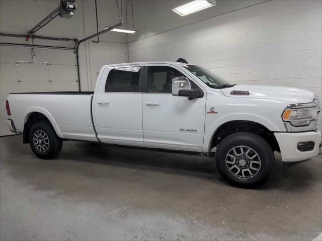 2024 RAM Ram 3500 RAM 3500 LIMITED LONGHORN CREW CAB 4X4 8 BOX