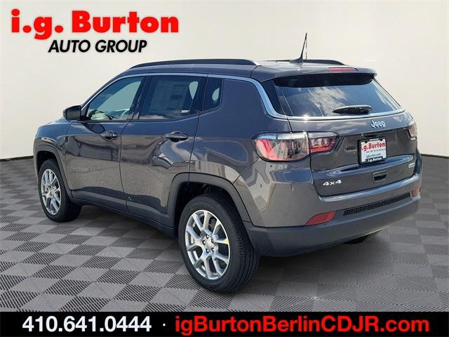 2024 Jeep Compass COMPASS LATITUDE LUX 4X4