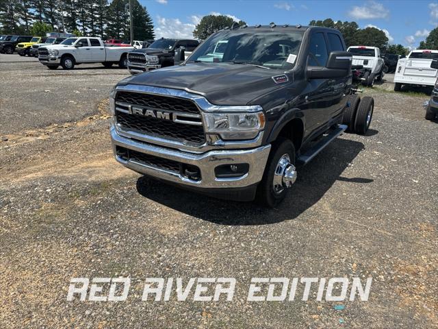 2024 RAM Ram 3500 Chassis Cab RAM 3500 TRADESMAN CREW CAB CHASSIS 4X4 60 CA