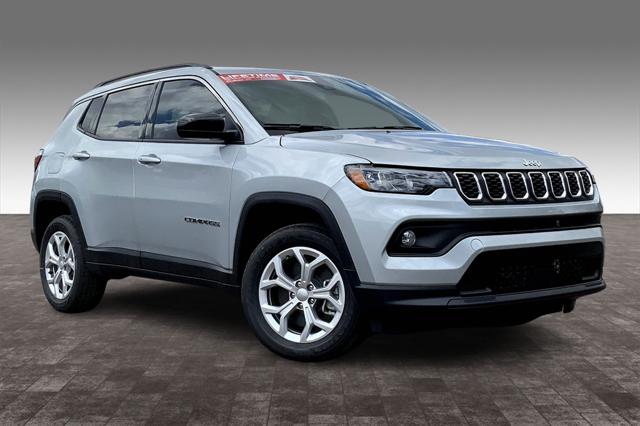 2024 Jeep Compass COMPASS LATITUDE 4X4