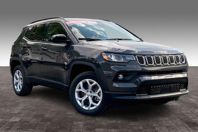 2024 Jeep Compass COMPASS LATITUDE 4X4