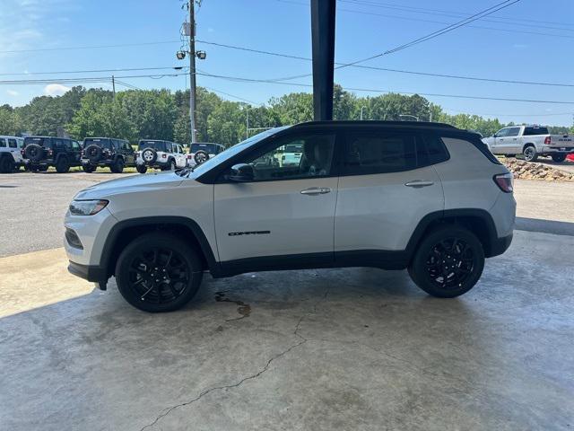 2024 Jeep Compass COMPASS LATITUDE 4X4