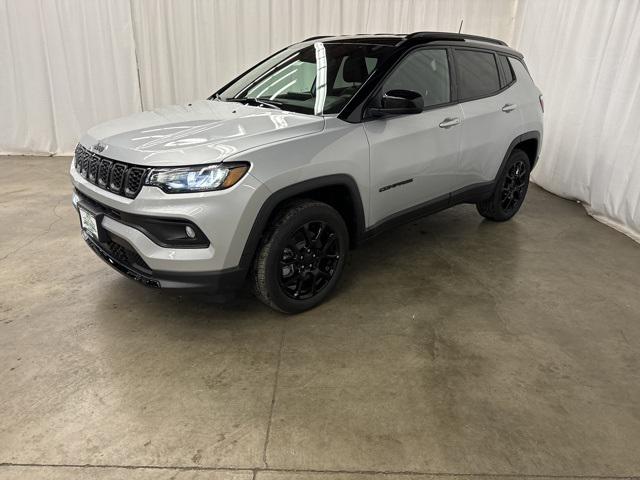 2024 Jeep Compass COMPASS LATITUDE 4X4