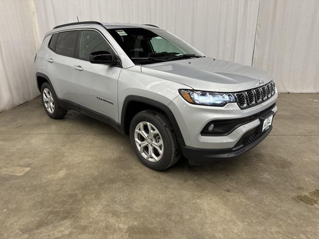 2024 Jeep Compass COMPASS LATITUDE 4X4