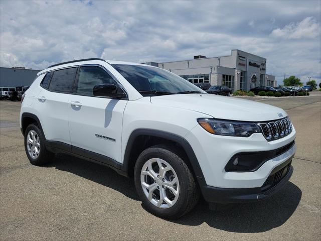 2024 Jeep Compass COMPASS LATITUDE 4X4