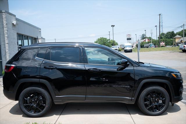 2024 Jeep Compass COMPASS LATITUDE 4X4