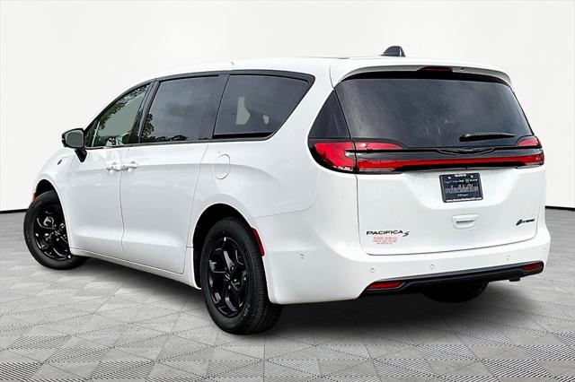 New 2024 Chrysler Pacifica Hybrid For Sale in Millington, TN