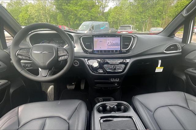New 2024 Chrysler Pacifica Hybrid For Sale in Millington, TN